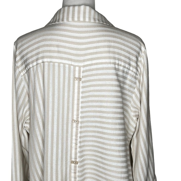 Soft Surroundings Striped Long Sleeve Button Abstract Hem Long Line Top Size 1X - Picture 7 of 16